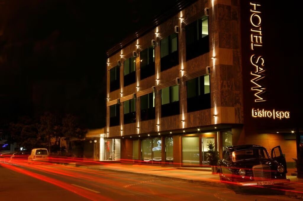 Samm - Boutique Class