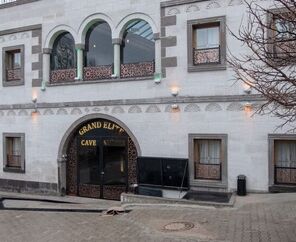 Grand Elite Cave Suites