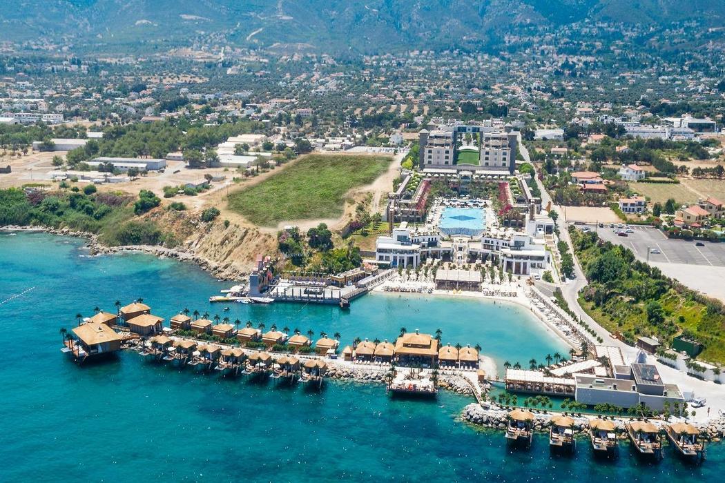 Cratos Premium Hotel & Casino & Port & Spa