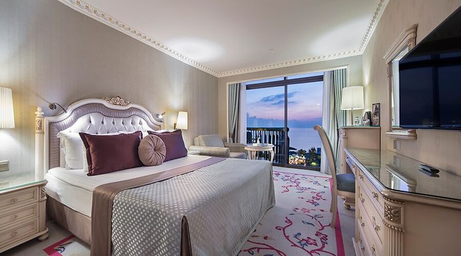 Merit Crystal Cove Hotel & Casino