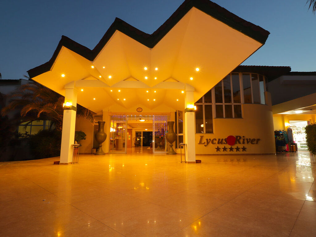 Lycus River Thermal Hotel