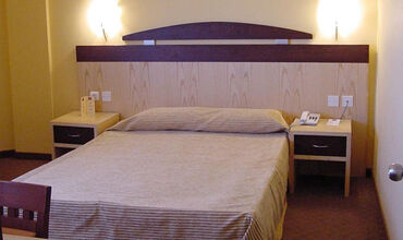 City Royal Hotel 