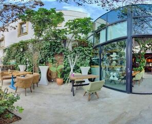 Avenue Hotel