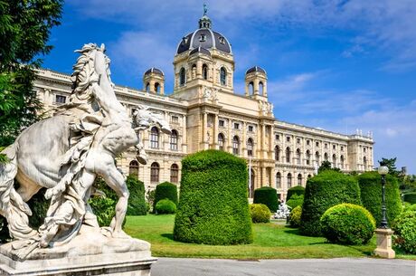 VİYANA & SALZBURG & PRAG & BUDAPEŞTE Sun Express Hava Yolları ile 7 Gece