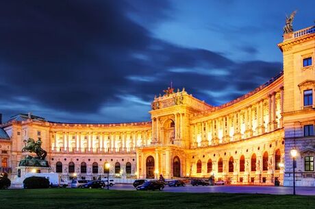 VİYANA & SALZBURG & PRAG & BUDAPEŞTE Sun Express Hava Yolları ile 7 Gece
