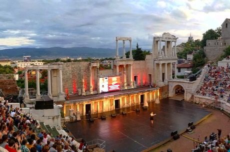 Otobüs İle Balkan Üçgeni Turu Çevre Gezileri Dahil 2026