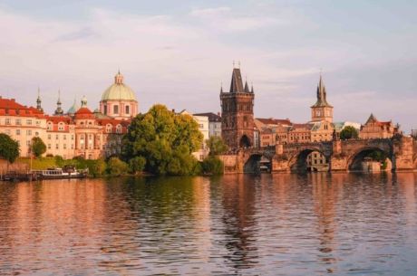 Orta Avrupa'nın Altın Üçgeni Cesky Krumlov & Bratislava & Pandorf Outlet Turları Dahil Ajet HY ile Promosyon 7 Gece 8 Gün (BUD-PRG)